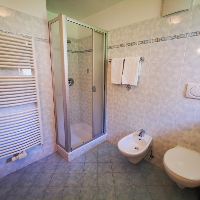 Doppelzimmer_Bad